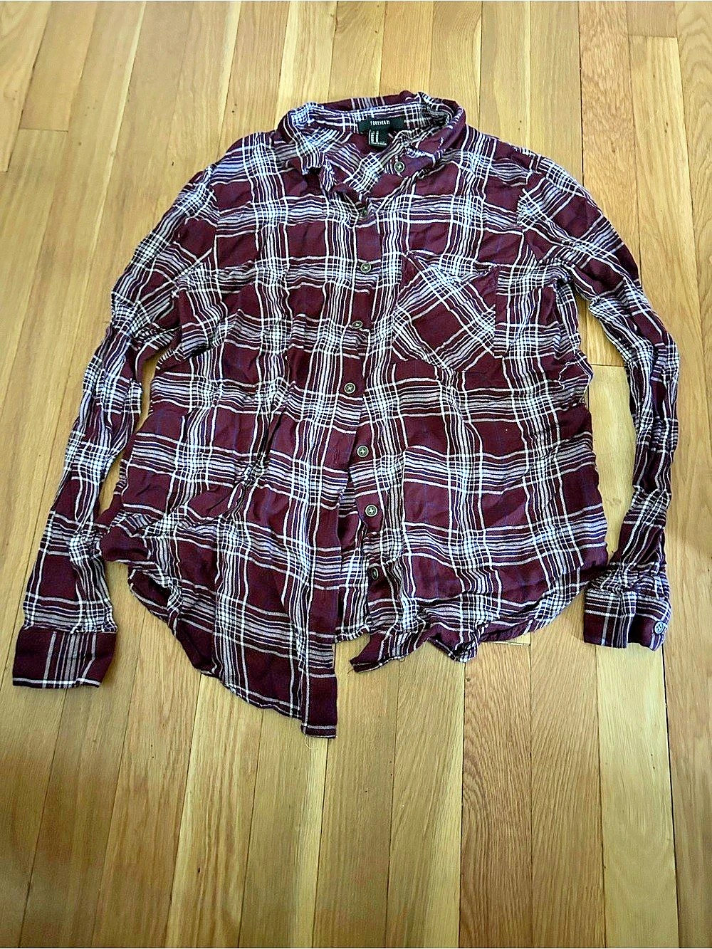 Used Women’s Forever 21 Plaid Button Down in Red & White Size Medium